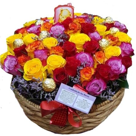 Imagen de Solo para mi Descripcion: Canasta grande con 80 rosas, colores a elecciones y bombones dedicatoria de oso, brillos y mariposa. 