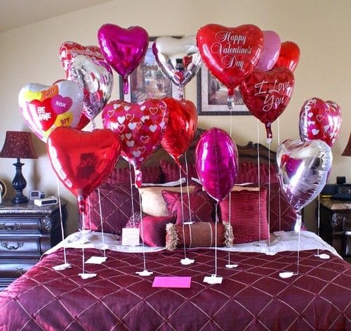 Imagen de Gesto romantico Descripcion: 14 globos grandes con helio color a eleccion con tarjetas romanticas con frases que vos quieras colgando 

 

 