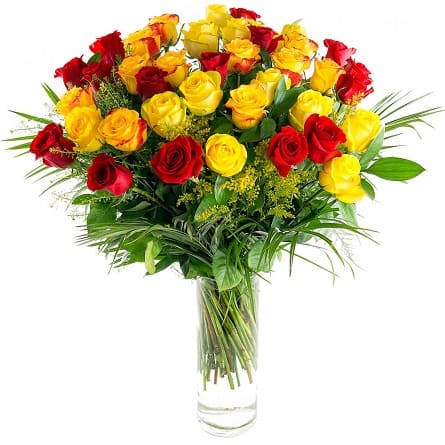 Imagen de Inolvidable Descripcion: 36 rosas variadas conforman este maravilloso arreglo en florero de vidrio.